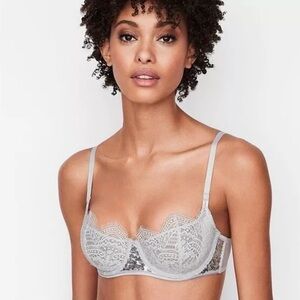 Victoria’s Secret Dream Angels Wicked Sequin Lace Bra in Silver / Gray